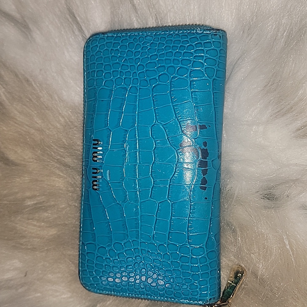 miu miu  long wallet zip closure